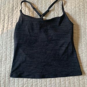 Size small outdoor voices exercise top. Used but excellent condition.